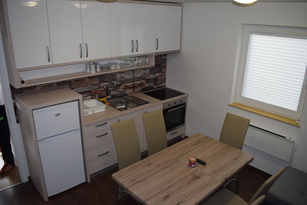 Borovnica Catez Apartment Catez ob Savi Exterior photo