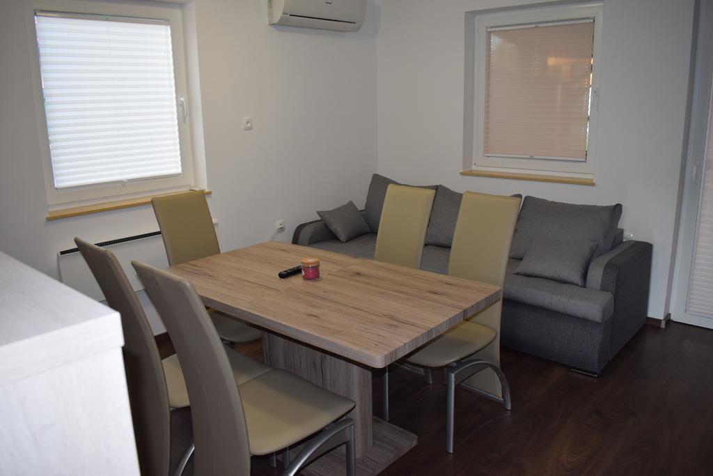 Borovnica Catez Apartment Catez ob Savi Exterior photo
